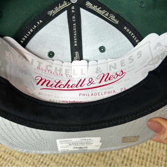 NEW Mitchell and Ness Milwaukee Bucks Tapestry Icon Snapback Hat Green NBA - Picture 4 of 9